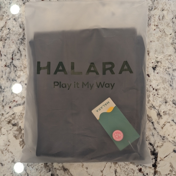 Halara high waisted flare cargo pants - Picture 7 of 8